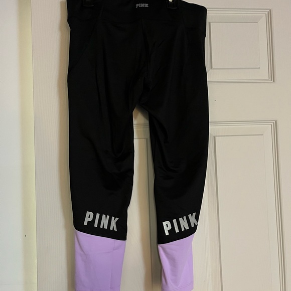 Selling black PINK brand capri leggings. Worn once. Very good condition - Picture 2 of 3